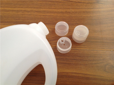 江西塑料油壶厂家​浅谈日用塑料瓶的发展前景